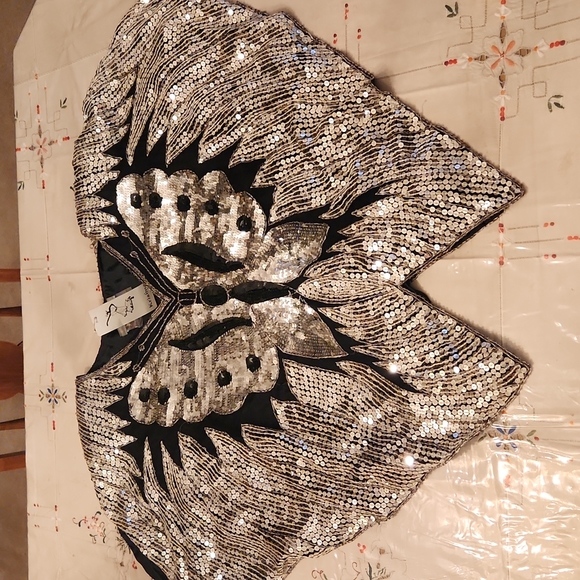 SILVER & BLACK SEQUINED **BUTTERFLY** WOMENS TOP - NEW - Picture 1 of 8